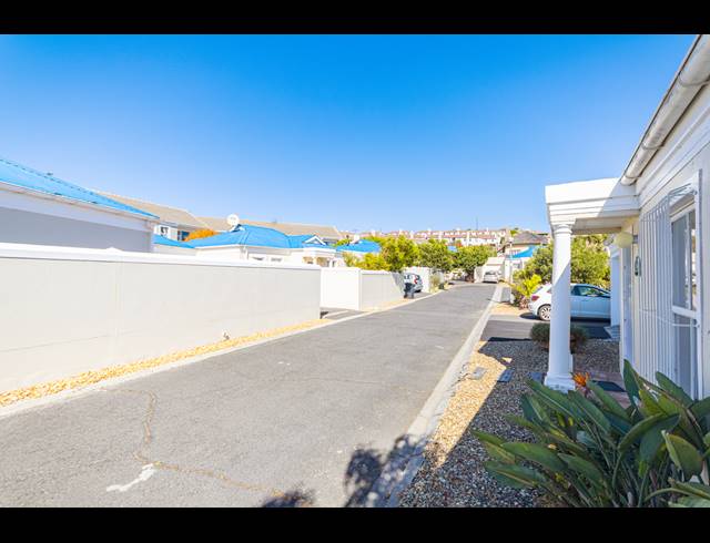 2 BEDROOM FREEHOLD SOLD IN BLOUBERG SANDS